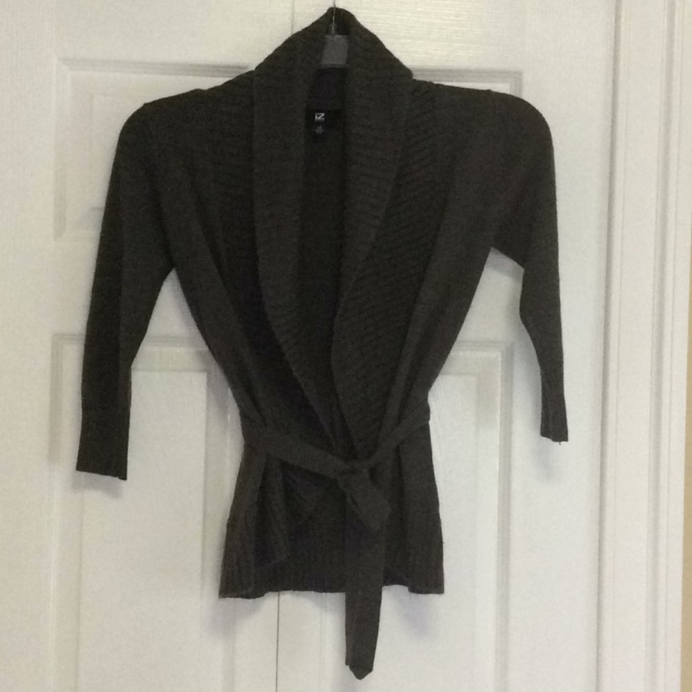 Pretty gray cardigan